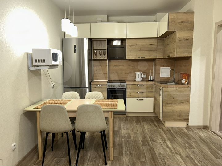 2-к. квартира, 40 м², 3/25 эт.