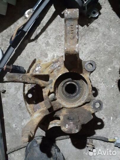 Кулак поворотный Nissan Maxima A33