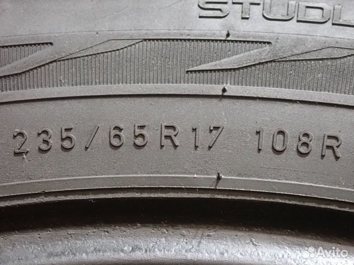 Nokian Tyres Hakkapeliitta R2 SUV 235/65 R17 108R