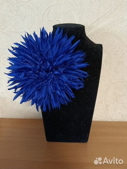 Брошь цветок из шелка