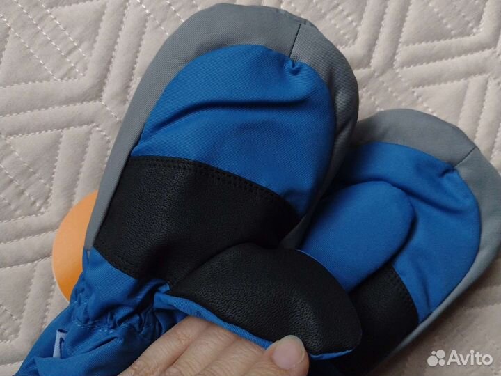Новые зимние варежки 2-4 г с вертолётом мальчик