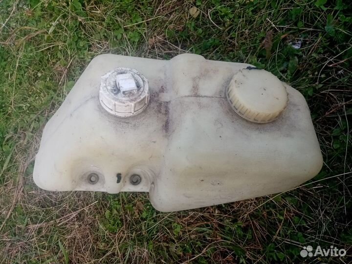 Бачок омывателя 2114