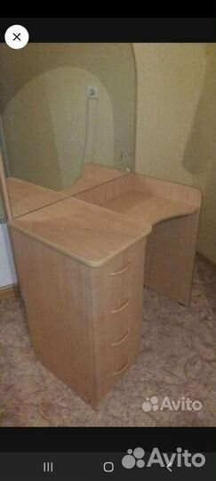 Туалетный столик с зеркалом бу