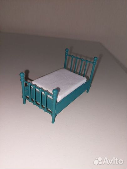 Кровать игрушечная железная