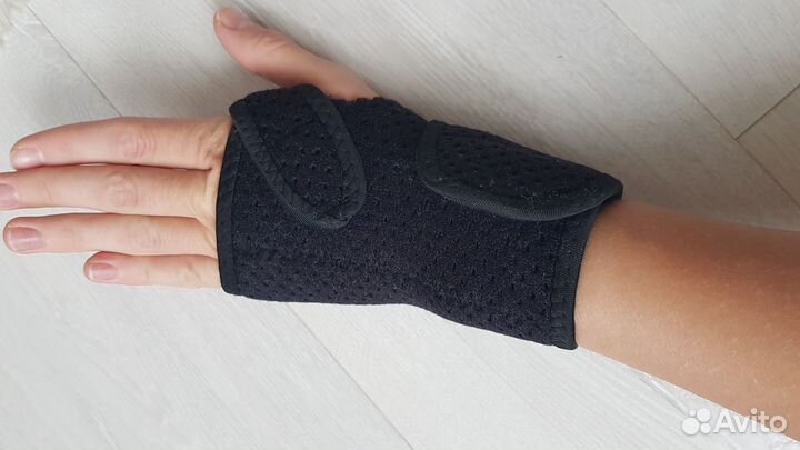 Бандаж/ортез на запястье, левый