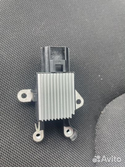 Регулятор напряжения