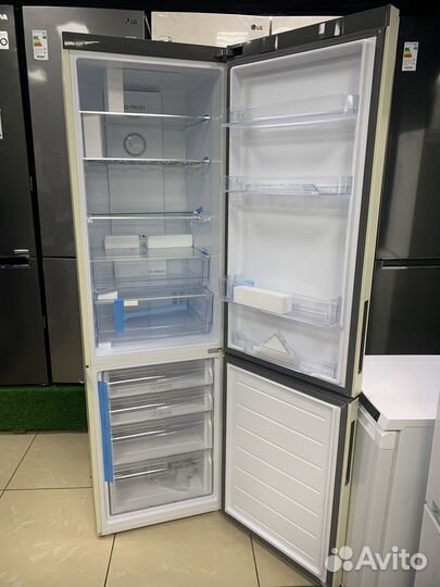 Холодильник новый высокий