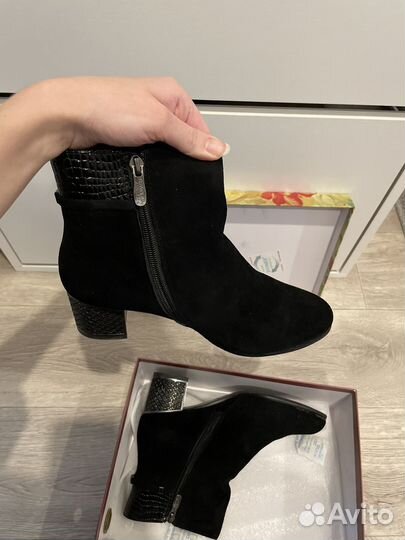 Ботильоны весенние черные