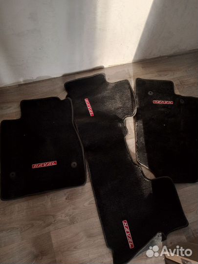 Автомобильные коврики ворсовые