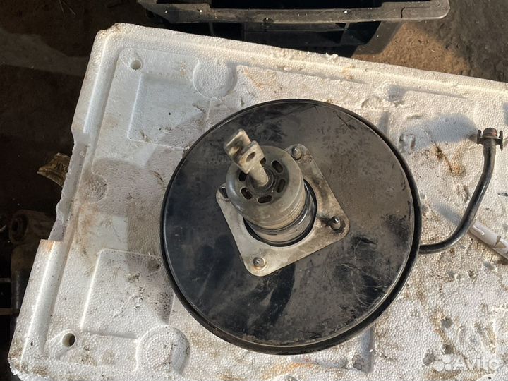 Усилитель тормозов вакуумный Renault Sandero