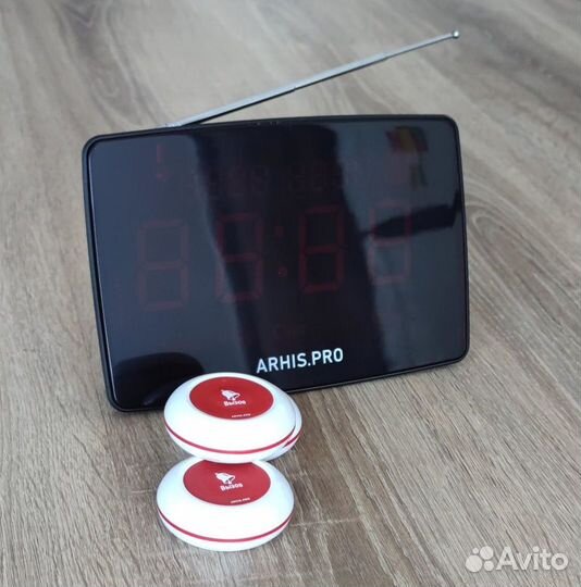 Кнпока вызова официанта и табло отображения вызова