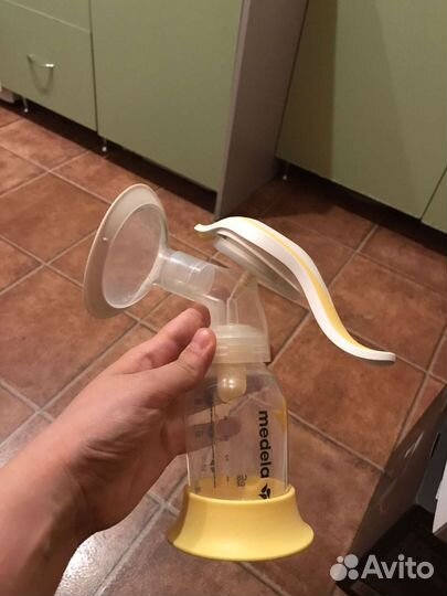 Молокоотсос medela ручной
