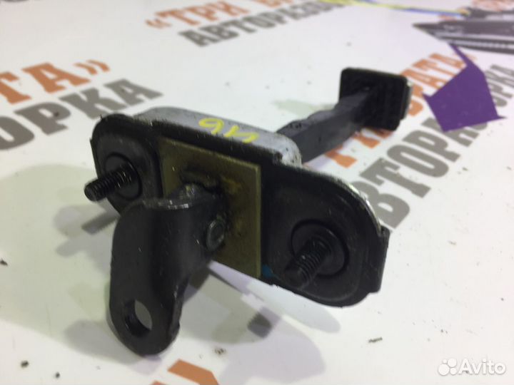 Хендай Ограничитель открытия задней двери Лев