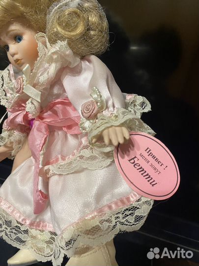 Кукла фарфоровая коллекционная