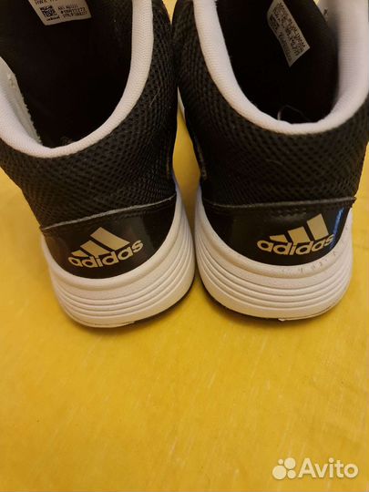 Кроссовки adidas