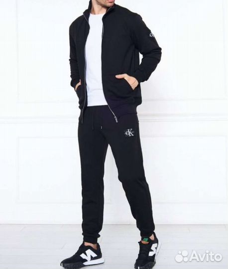 Спортивный костюм 