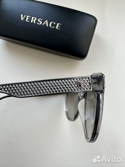 Солнечные очки versace