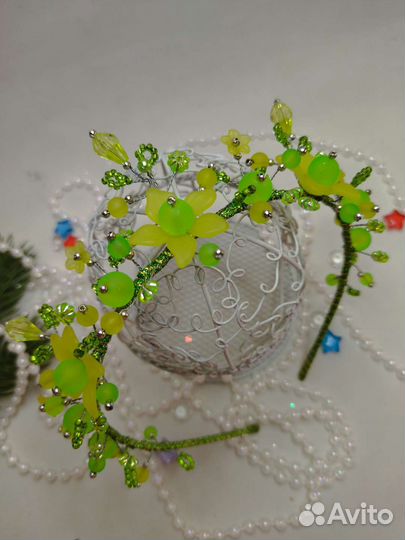 Корона нежно зелёного цвета
