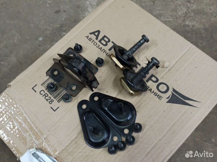 Кронштейн сиденья ауди а4