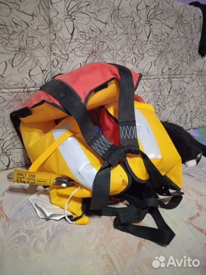 Продам спасательный жилет с балончиком