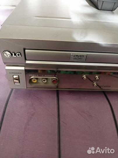 Видеомагнитофон и для кассет и для дисков