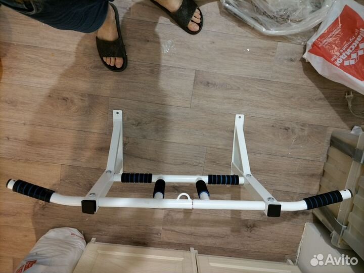 Турник настенный бу