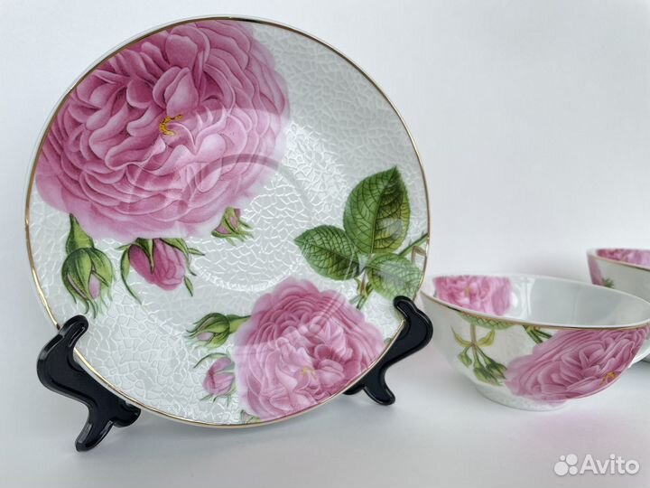 Чайные чашки с блюдцами