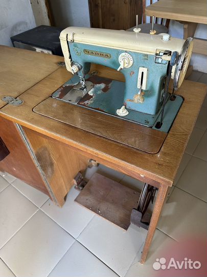 Швейная машинка 