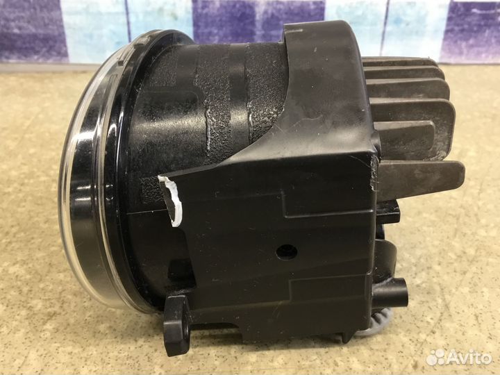 Фара противотуманная правая Toyota Land Cruiser (2