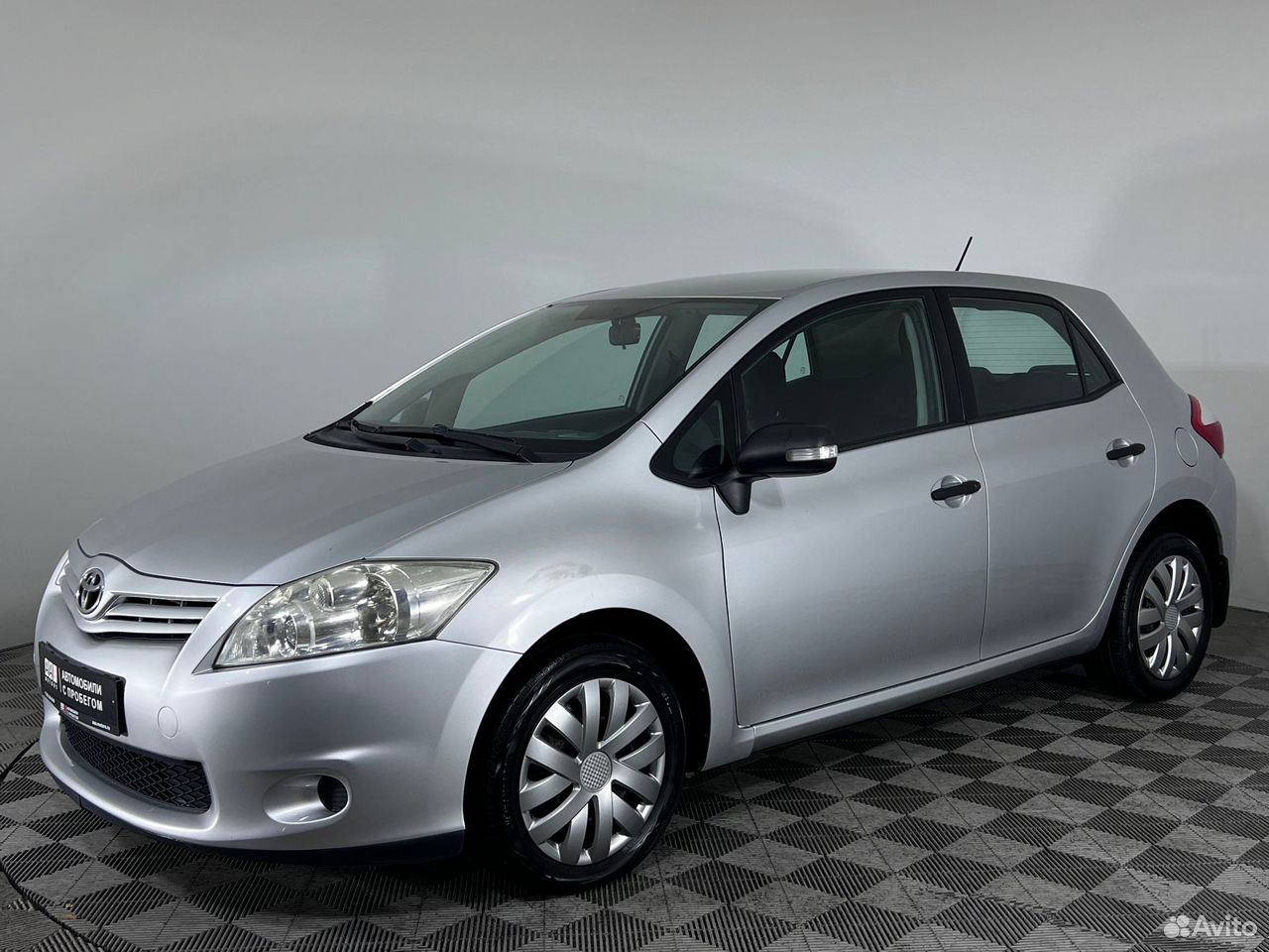 Toyota Auris 1.6 AT, 2011, 193 108 км