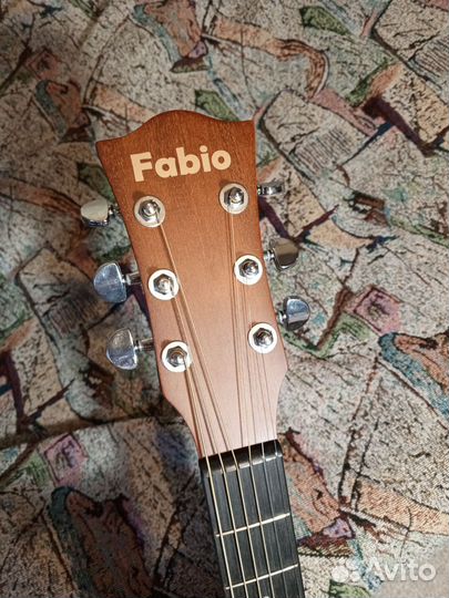 Акустическая гитара