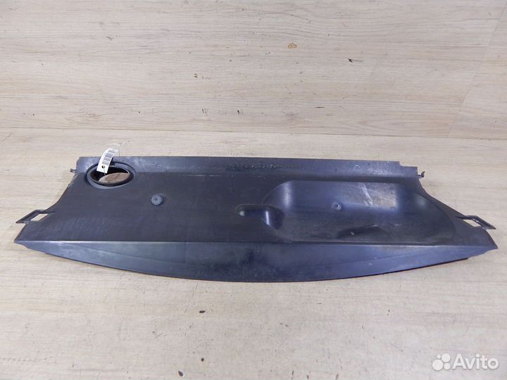 Дефлектор радиатора верхний Renault Megane 3