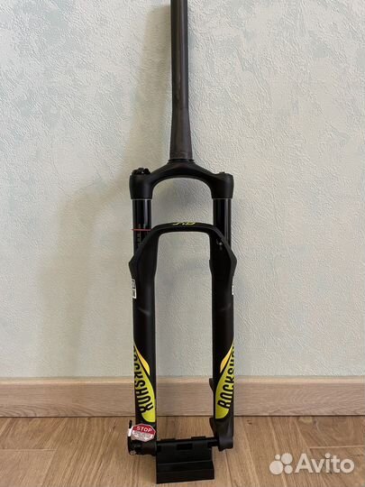 Вилка RockShox 27.5 World Cup