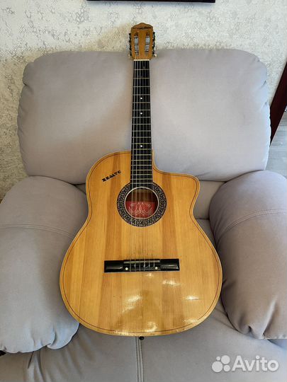 Болгарская акустическая гитара Кремона Хемус