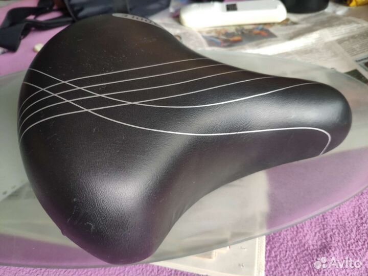 Широкое велосипедное седло