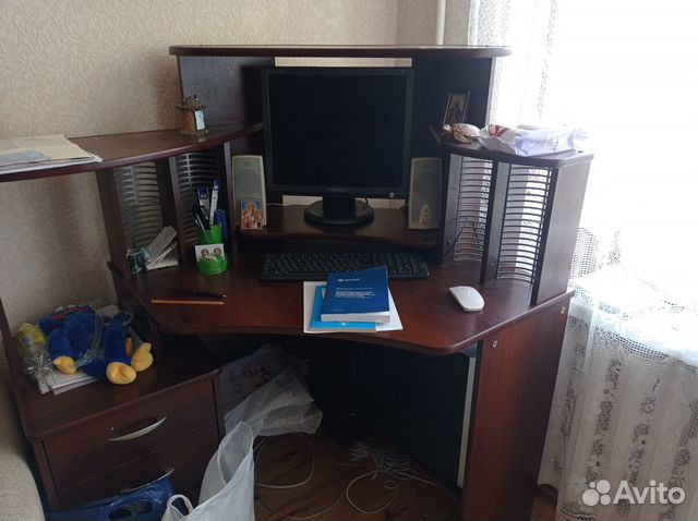 Продам стол компьютереый