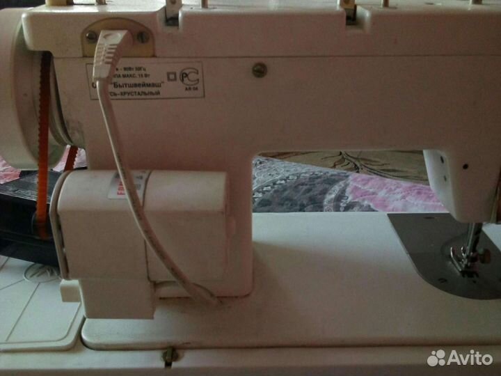 Швейная машина Чайка 144а