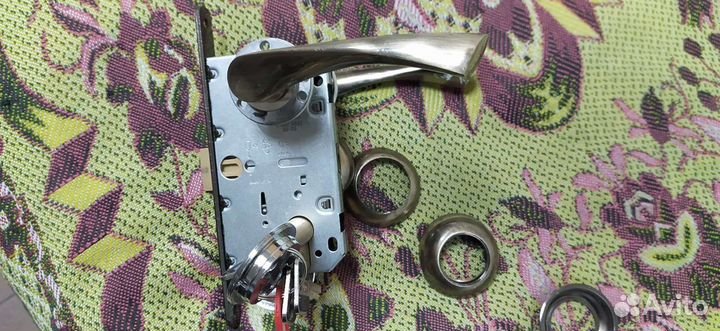 Замок дверной межкомнатный