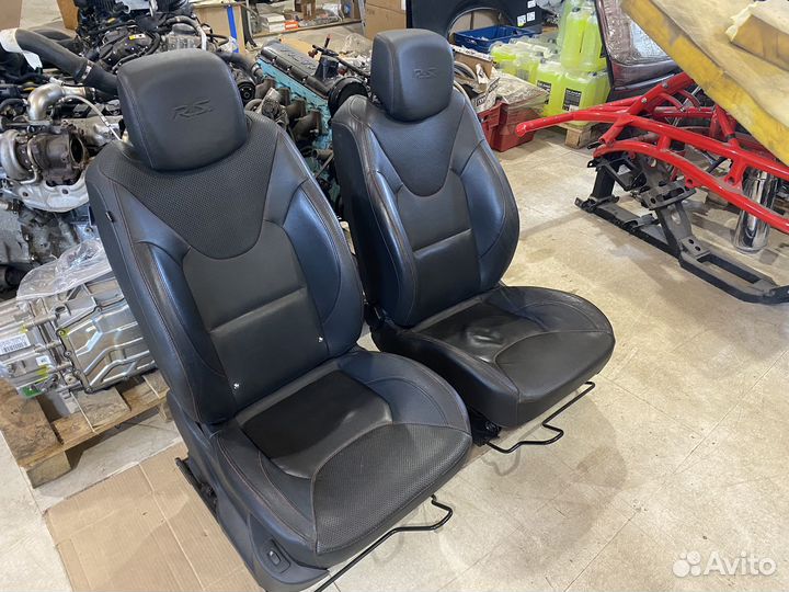 Передние сиденья renault clio rs 4