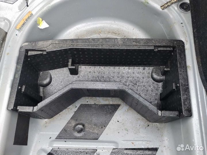 Ящик для инструментов VW Polo-60U863957