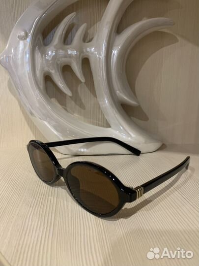 Солнцезащитные очки как miu miu