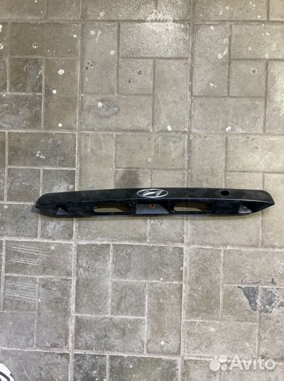 Накладка на крышку багажника hyundai accent