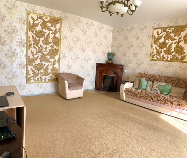 3-к. квартира, 87 м², 3/10 эт.