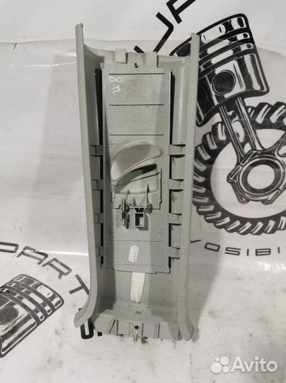 Обшивка стойки средняя правая Volkswagen Touran 1