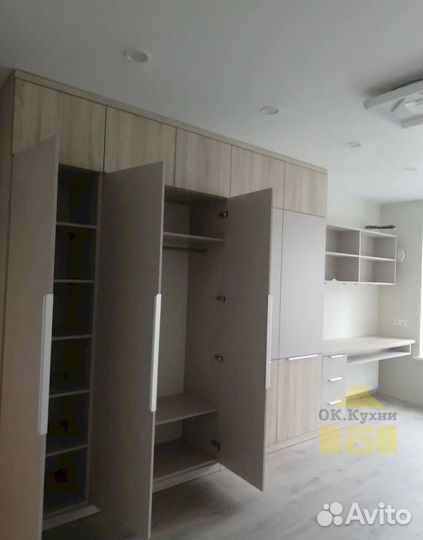 Шкаф купе с зеркалом