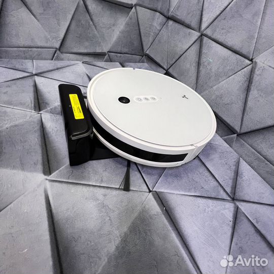 Робот пылесос моющий Accesstyle VR32V02MW