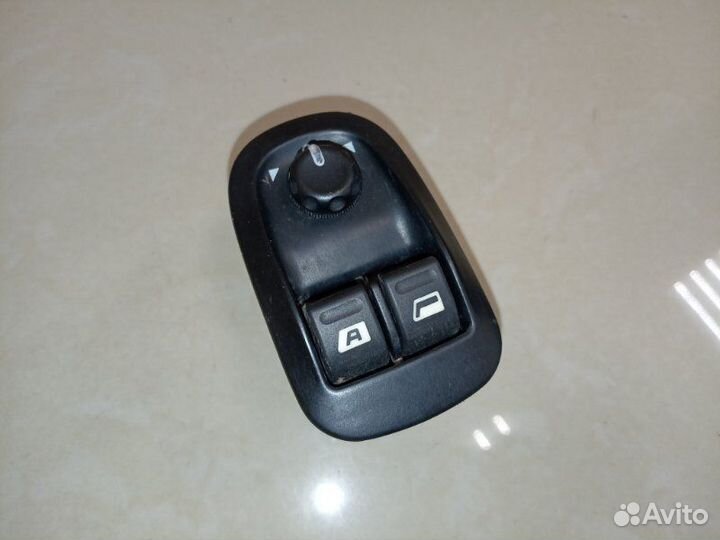 Блок управления стеклоподъемниками Peugeot 206