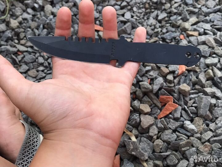 Метательнный нож