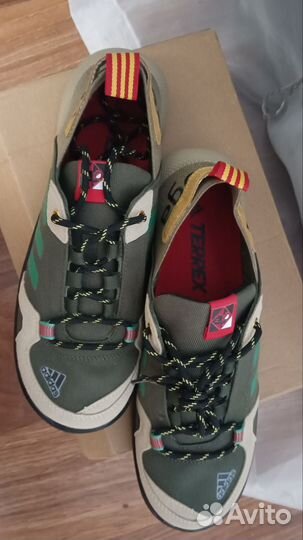 Спортивная обувь