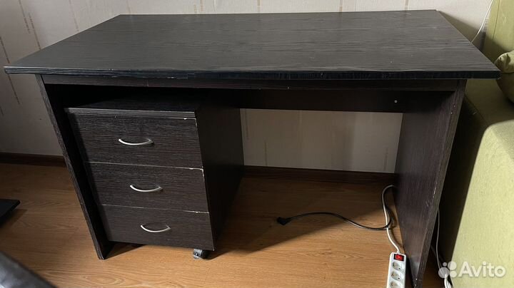 Письменный стол IKEA